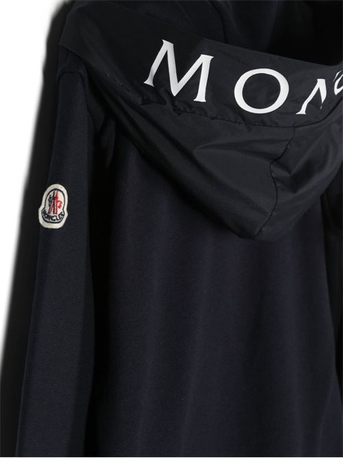 Felpa bambino blu con cappuccio e logo sulla manica MONCLER KIDS | H29548G00036809B3778